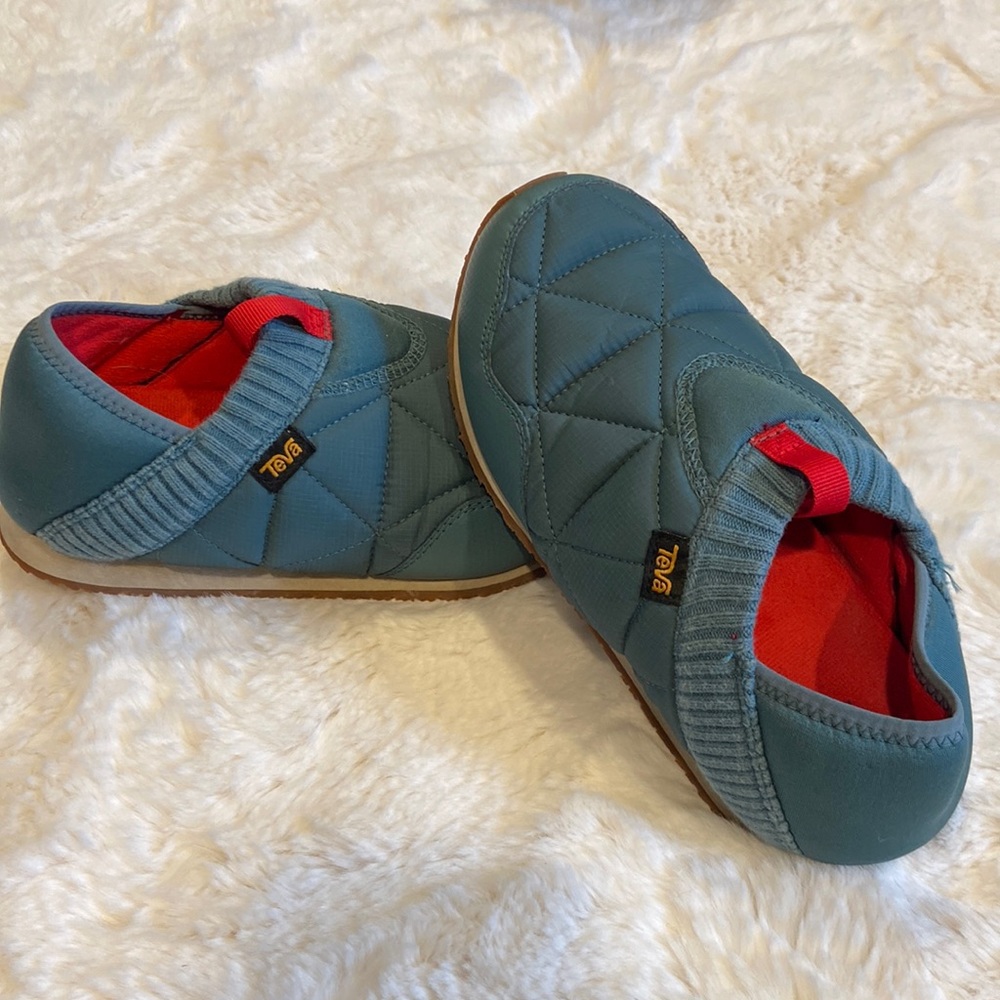 Teva slip ons